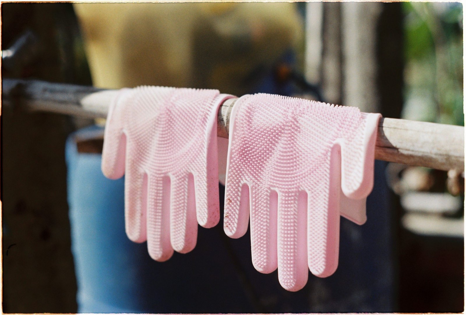 Natural and synthetic rubber footwear material